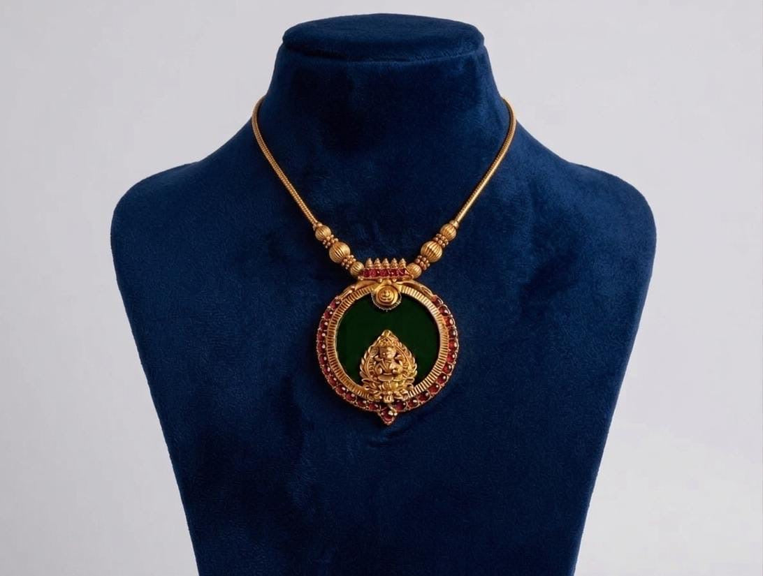 Heavy palakka pendant chain