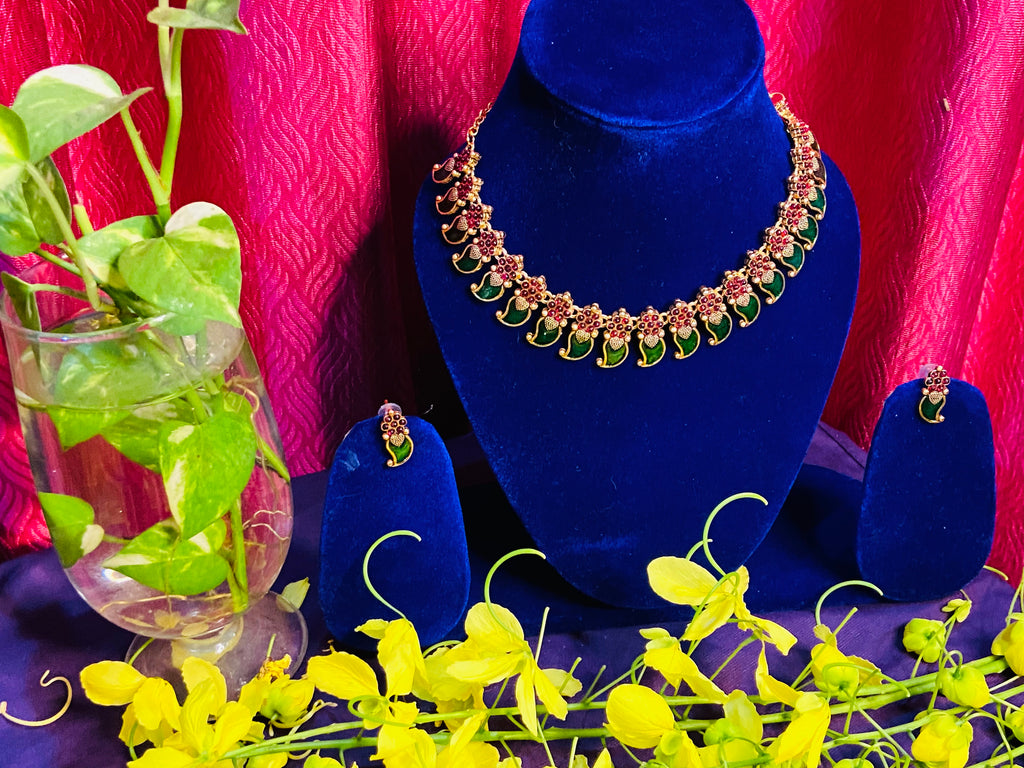Traditional Manga mala with cute earrings